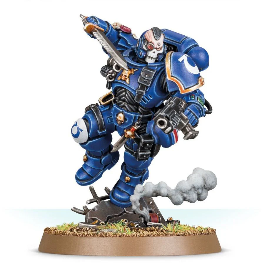 Space Marines: Lieutenant in Reiver Armour - Image 2